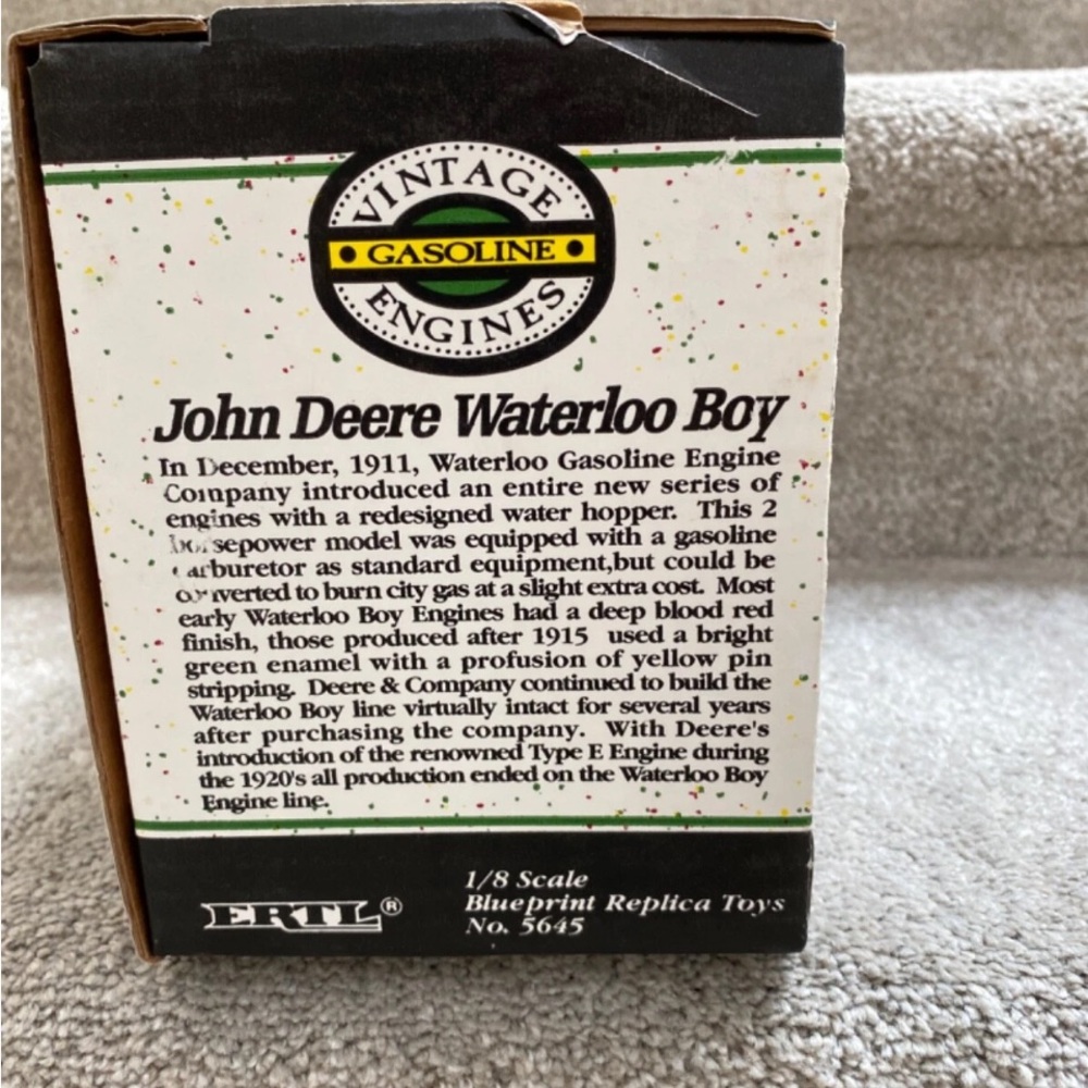 JOHN DEERE WATERLOO BOY part of the vintage engines collection - Picture 2 of 5